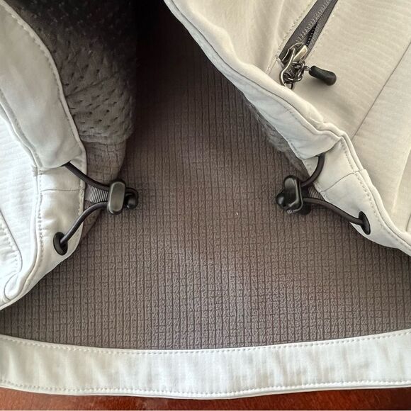 L.L.Bean Men's Jacket Windproof Softshell Coat Size Small Gray - Picture 7 of 10